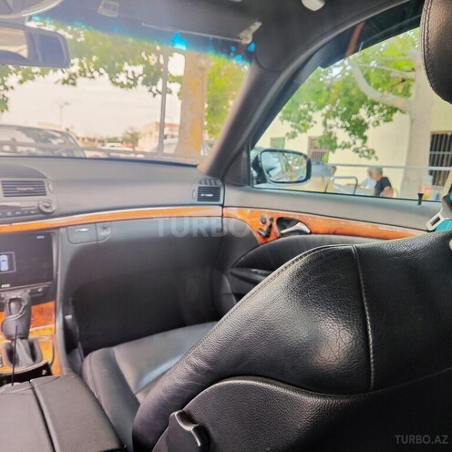 Mercedes E 500 2002, 389,000 km - 5.0 l - Yevlax