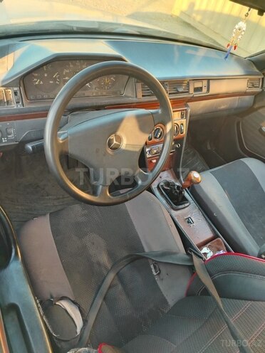 Mercedes E 200 d 1992, 145,000 km - 2.0 л - Bakı