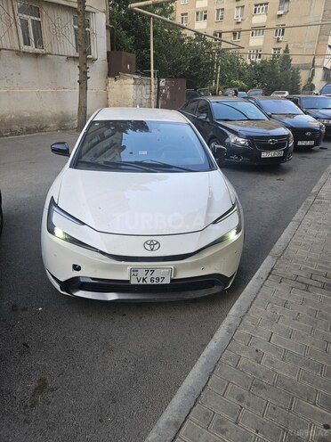 Toyota Prius 2023, 180,000 km - 1.8 л - Bakı