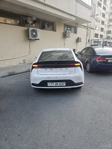 Toyota Prius 2023, 180,000 km - 1.8 л - Bakı