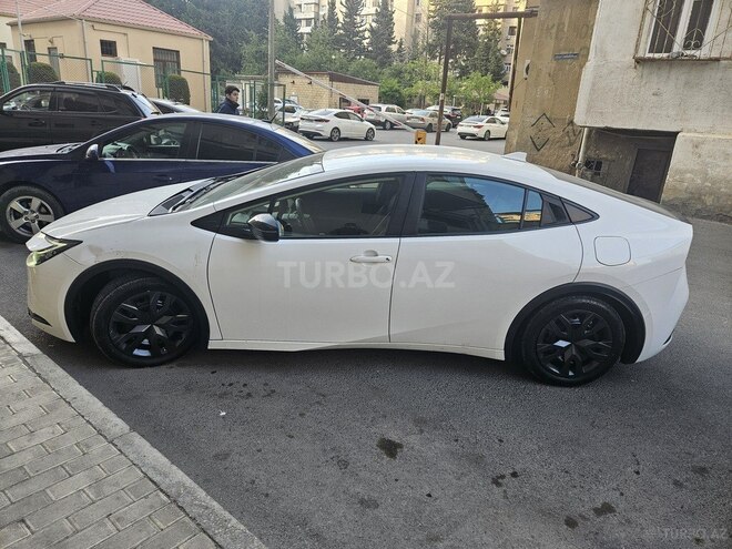 Toyota Prius 2023, 180,000 km - 1.8 л - Bakı