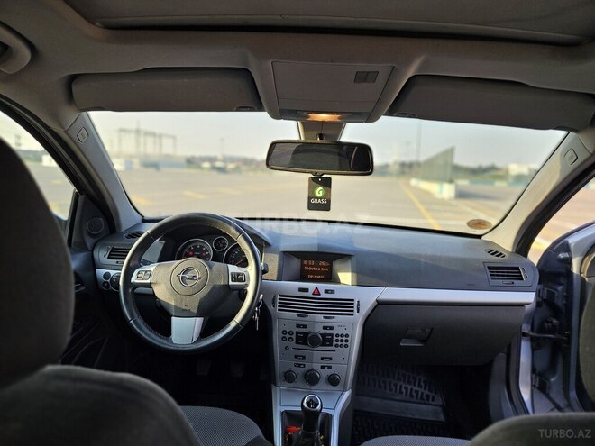 Opel Astra 2009, 285,000 km - 1.4 l - Bakı