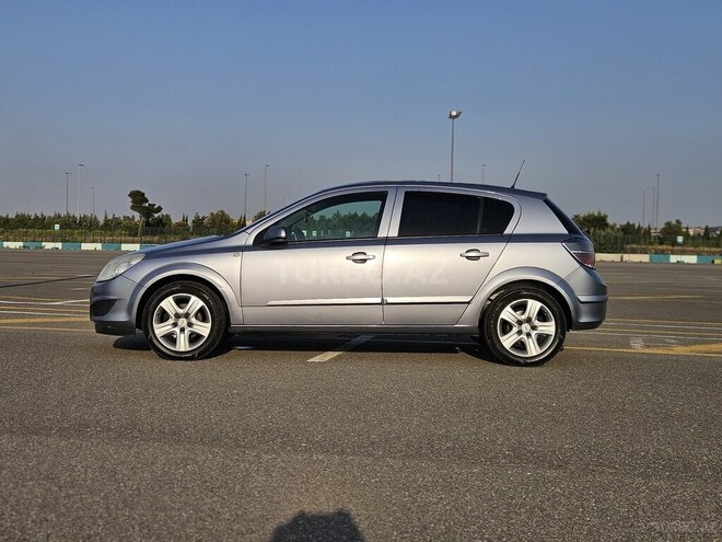 Opel Astra 2009, 285,000 km - 1.4 l - Bakı
