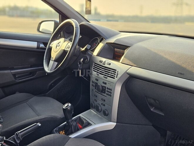 Opel Astra 2009, 285,000 km - 1.4 l - Bakı