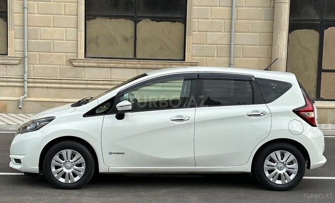 Nissan Note-7