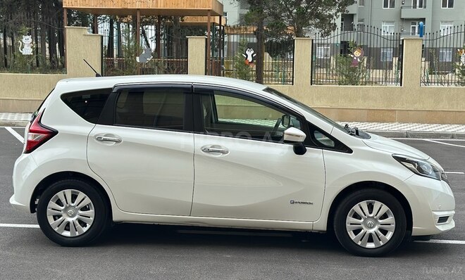 Nissan Note-8
