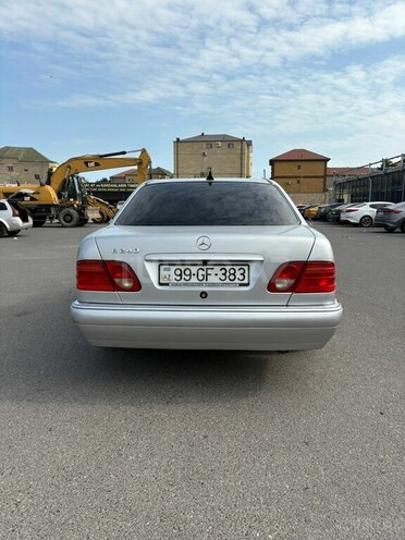 Mercedes E 240 1999, 230,000 km - 2.4 l - Bakı