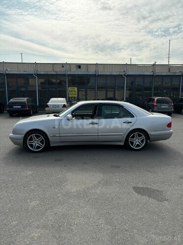 Mercedes E 240 1999, 230,000 km - 2.4 l - Bakı