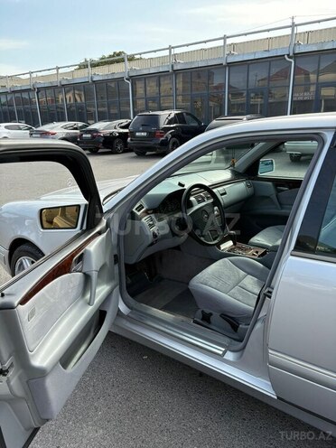 Mercedes E 240 1999, 230,000 km - 2.4 l - Bakı