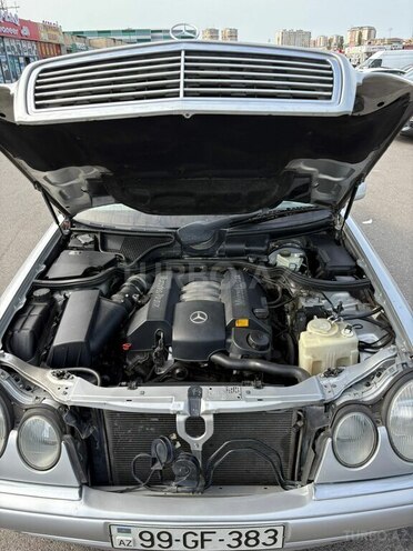 Mercedes E 240 1999, 230,000 km - 2.4 l - Bakı