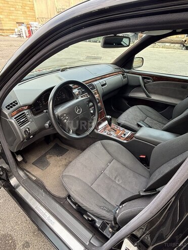 Mercedes E 240 2000, 410,900 km - 2.4 l - Bakı