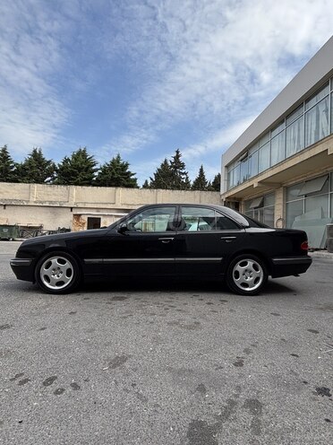 Mercedes E 240 2000, 410,900 km - 2.4 l - Bakı