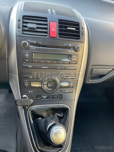 Toyota Auris 2011, 303,000 km - 1.4 l - Bakı