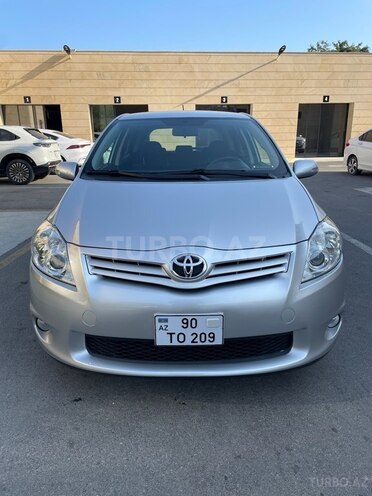 Toyota Auris 2011, 303,000 km - 1.4 l - Bakı