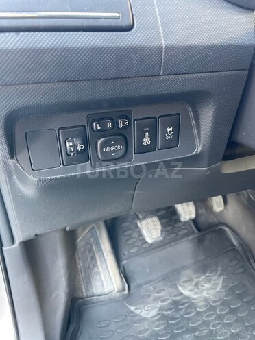 Toyota Auris 2011, 303,000 km - 1.4 l - Bakı