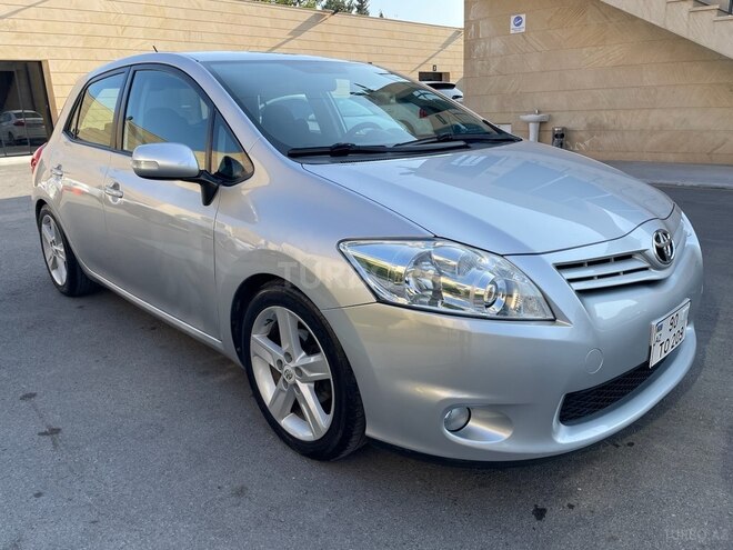 Toyota Auris 2011, 303,000 km - 1.4 l - Bakı