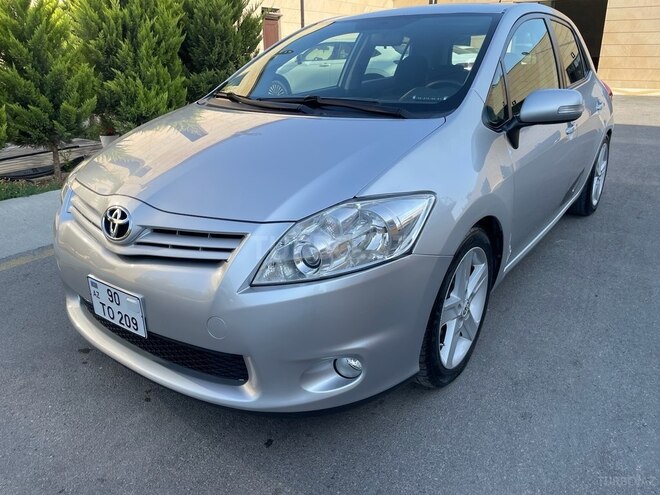 Toyota Auris 2011, 303,000 km - 1.4 l - Bakı