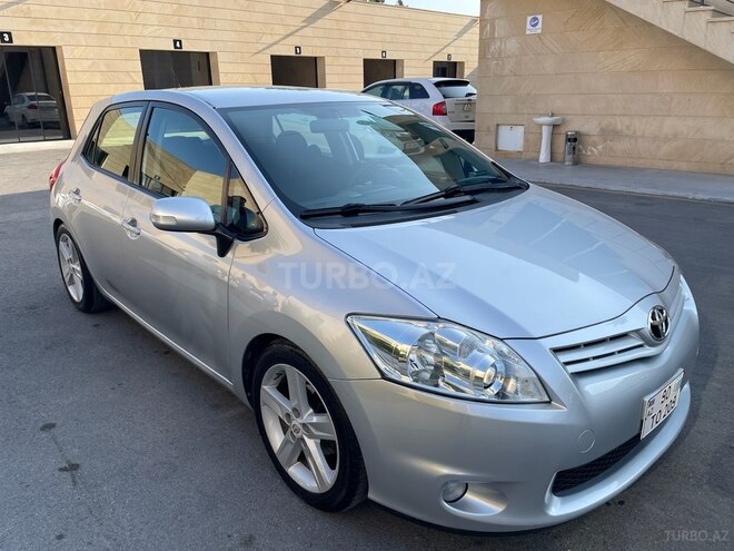 Toyota Auris 2011, 303,000 km - 1.4 l - Bakı