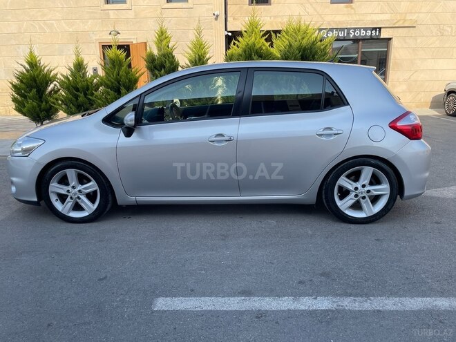 Toyota Auris 2011, 303,000 km - 1.4 l - Bakı