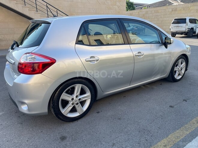 Toyota Auris 2011, 303,000 km - 1.4 l - Bakı