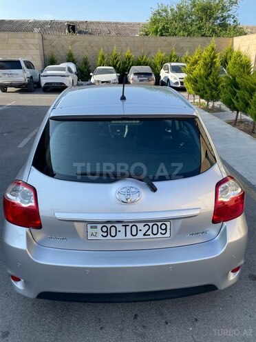 Toyota Auris 2011, 303,000 km - 1.4 l - Bakı