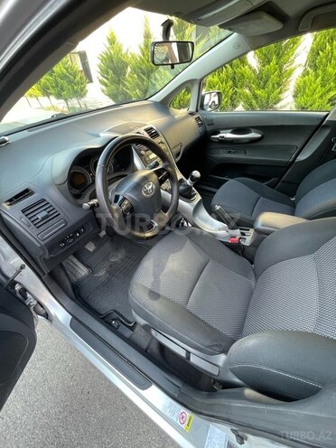 Toyota Auris 2011, 303,000 km - 1.4 l - Bakı