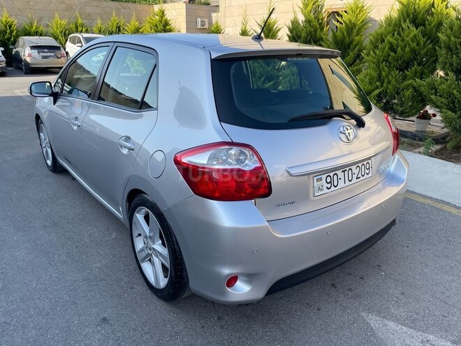 Toyota Auris 2011, 303,000 km - 1.4 l - Bakı