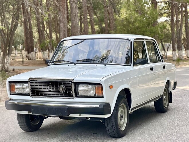 LADA (VAZ) 2107-2
