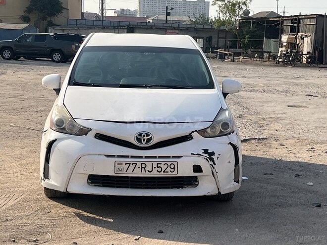 Toyota Prius V 2015, 250,000 km - 1.8 l - Bakı