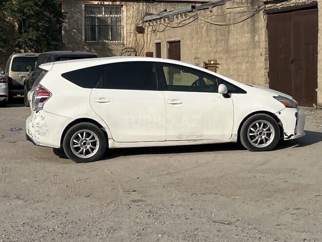 Toyota Prius V 2015, 250,000 km - 1.8 l - Bakı
