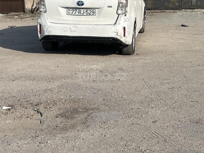 Toyota Prius V 2015, 250,000 km - 1.8 l - Bakı