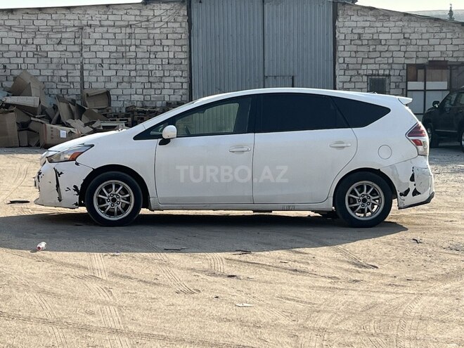 Toyota Prius V 2015, 250,000 km - 1.8 l - Bakı