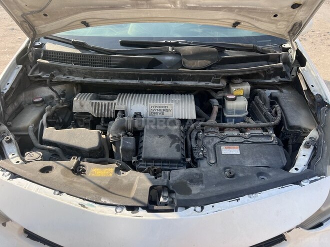 Toyota Prius V 2015, 250,000 km - 1.8 l - Bakı