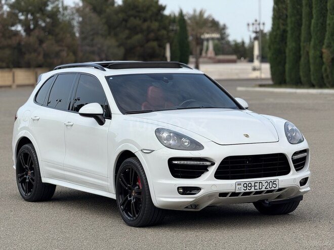 Porsche Cayenne Turbo S-4