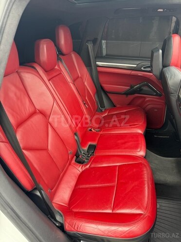 Porsche Cayenne Turbo S-17