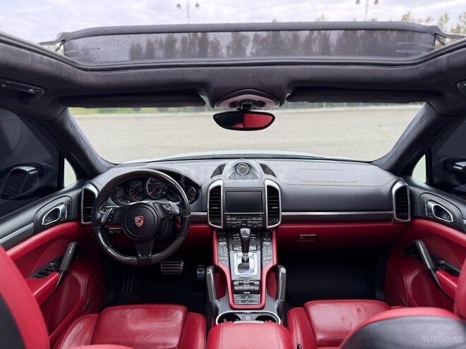 Porsche Cayenne Turbo S-19