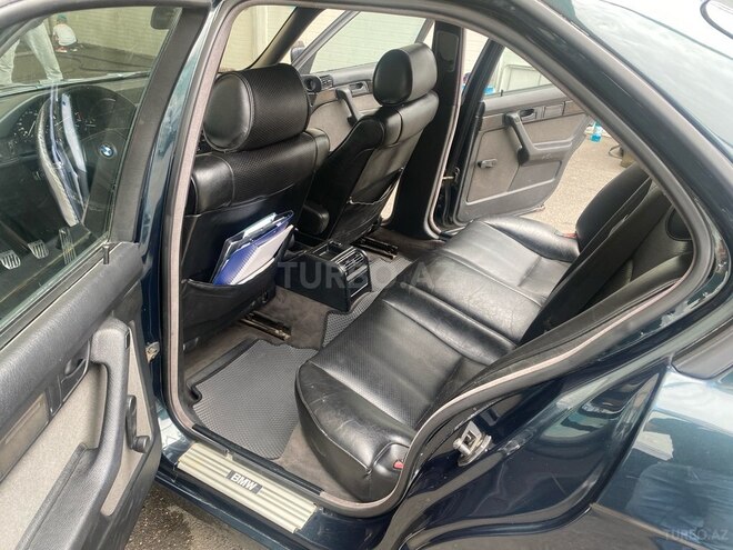 BMW 528 1995, 334,000 km - 2.8 l - Bakı