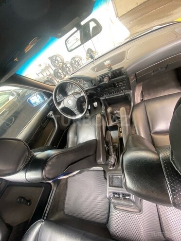 BMW 528 1995, 334,000 km - 2.8 l - Bakı