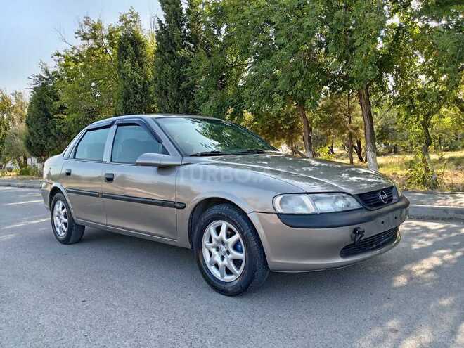 Opel Vectra 1996, 300,000 km - 1.8 l - Sumqayıt