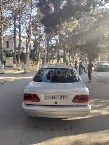 Mercedes E 250 1996, 300,000 km - 2.5 l - Sumqayıt