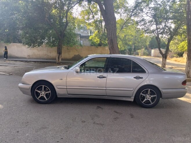 Mercedes E 250 1996, 300,000 km - 2.5 l - Sumqayıt