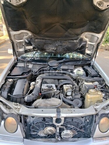 Mercedes E 250 1996, 300,000 km - 2.5 l - Sumqayıt