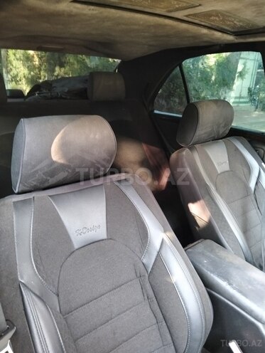 Mercedes E 250 1996, 300,000 km - 2.5 l - Sumqayıt