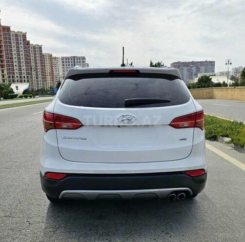 Hyundai Santa Fe-5