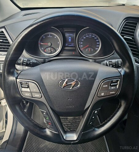 Hyundai Santa Fe-6