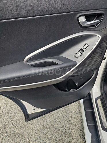 Hyundai Santa Fe-13