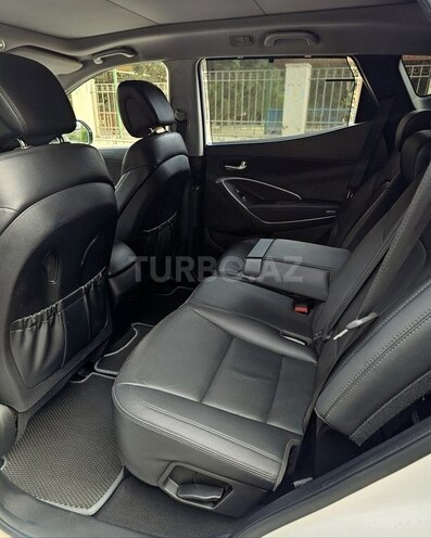 Hyundai Santa Fe-12