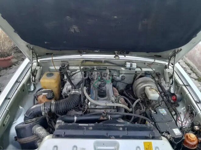 GAZ 3110 2003, 200 km - 2.0 л - Quba