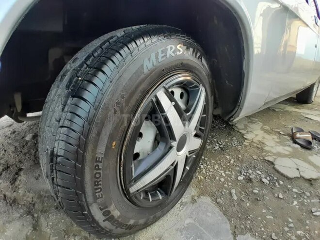 GAZ 3110 2003, 200 km - 2.0 л - Quba