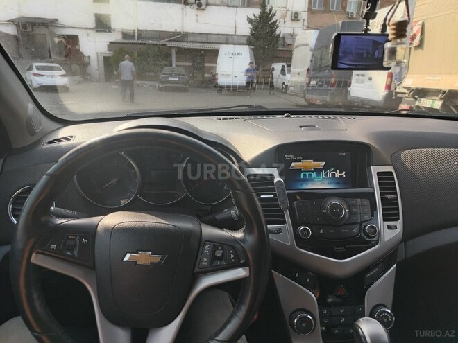 Chevrolet Cruze-9
